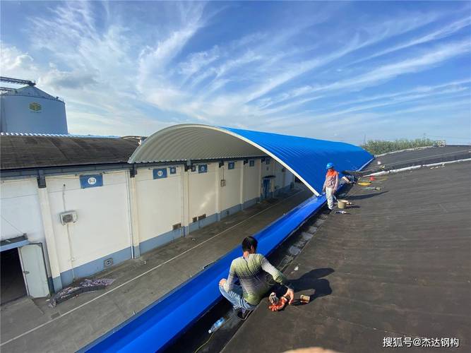 海边渔场养殖的革命性创新:拱形屋顶的应用